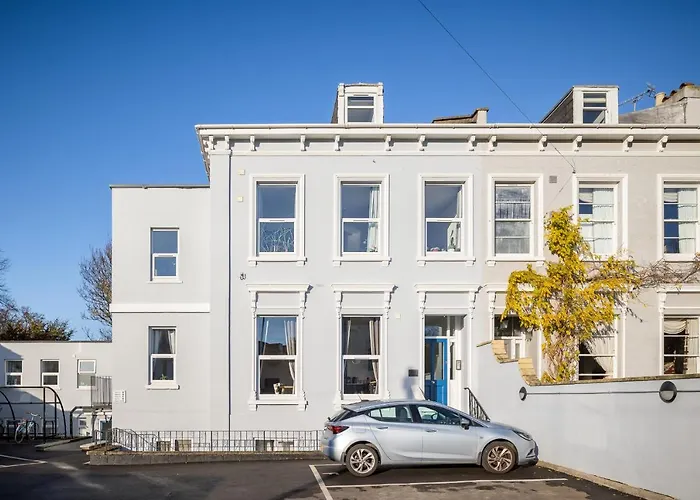 Curb Properties - Super 2 Bed Apartment 5 Min From Town Centre